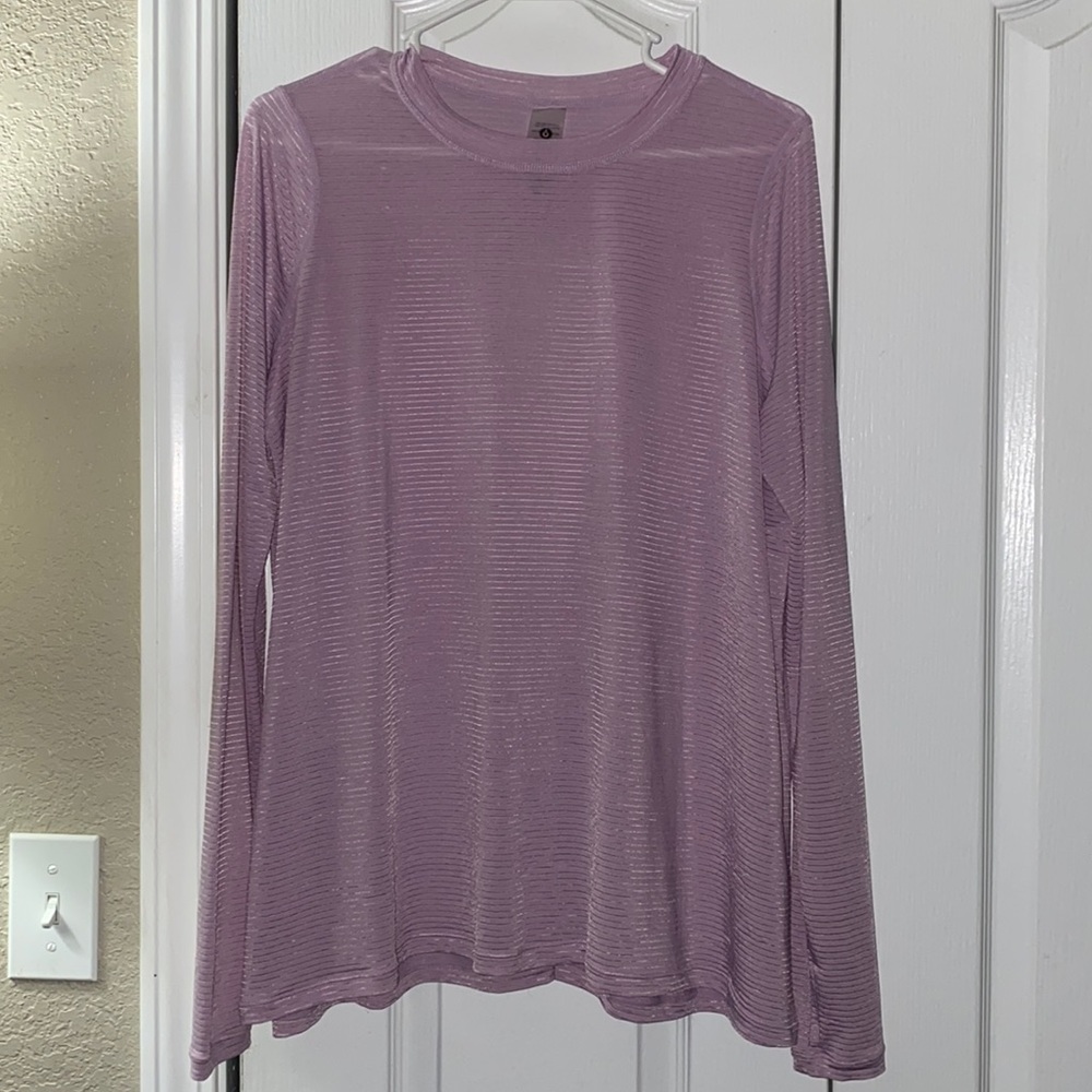 thin long sleeve athletic top